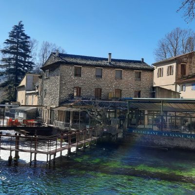 Fontaine-de-Vaucluse: Discover One of Provence’s Most Beautiful Natural Wonders